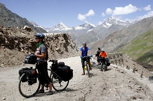 
	
	Đạp xe từ Leh Ladakh đến Manali trên con đường mòn là một hoạt động dành cho những ai ưa khám phá và thích chinh phục.